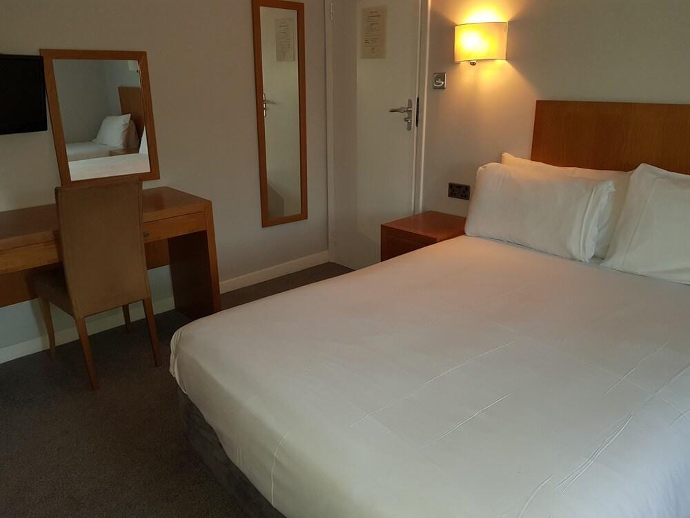 The Tri-Star Hotel