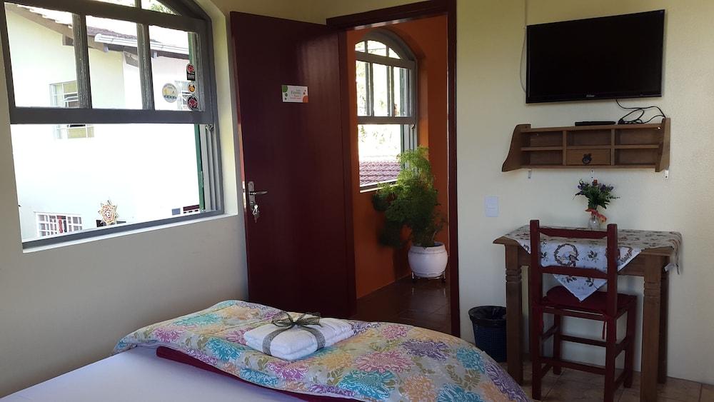 Joinville Hostel & Pousada