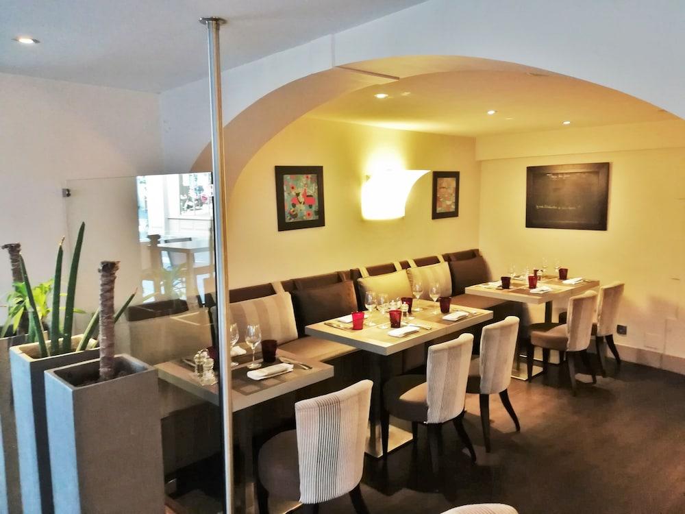 Hotel Du Cafe Des Arts