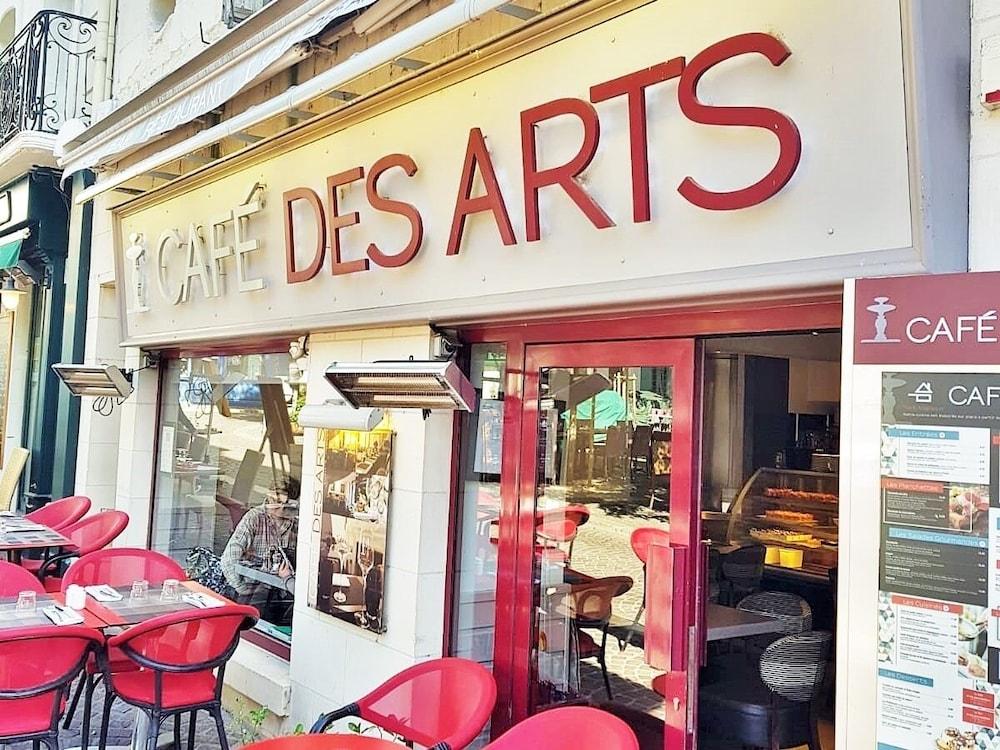 Hotel Du Cafe Des Arts