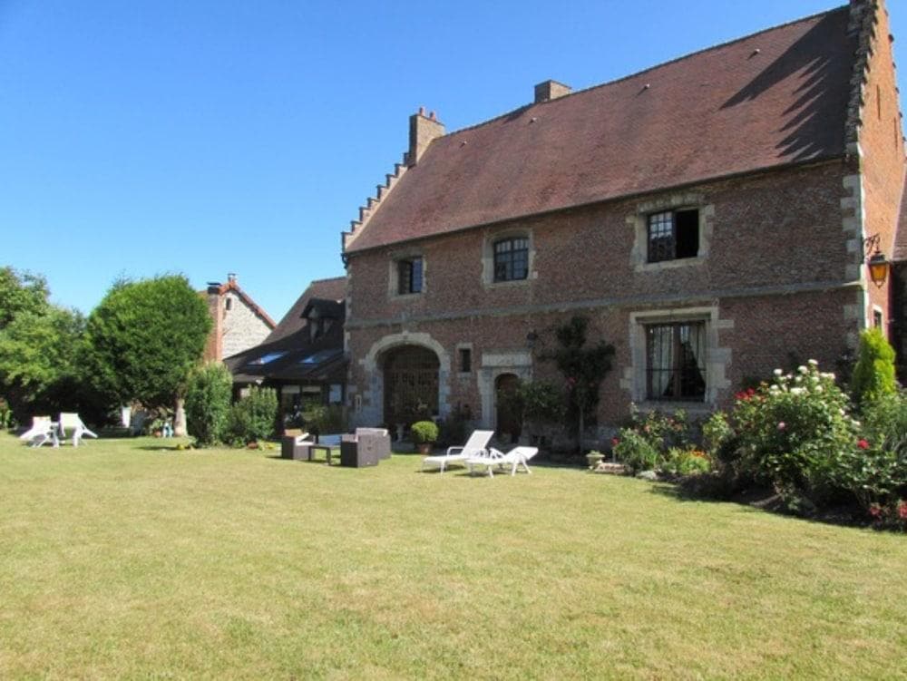 Le Manoir De Neuville