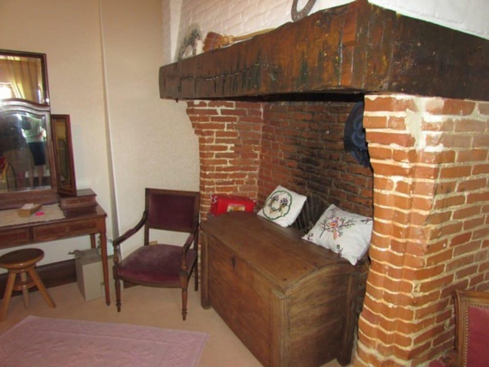 Le Manoir De Neuville