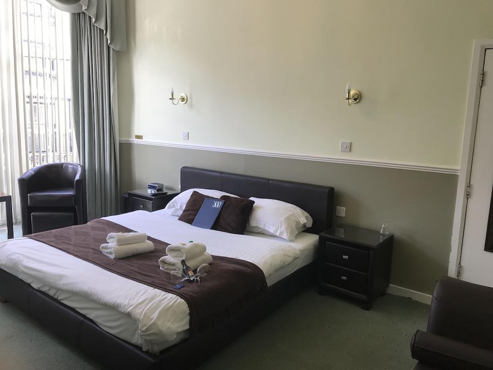 Kempfield House