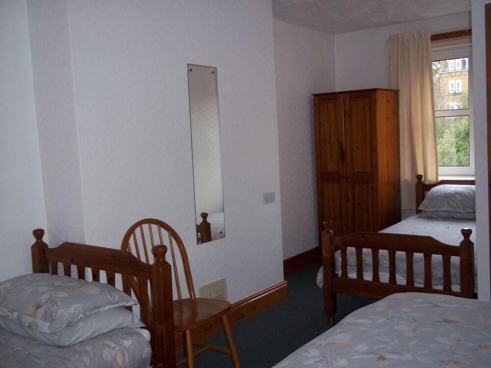 Bleriot's Guest House