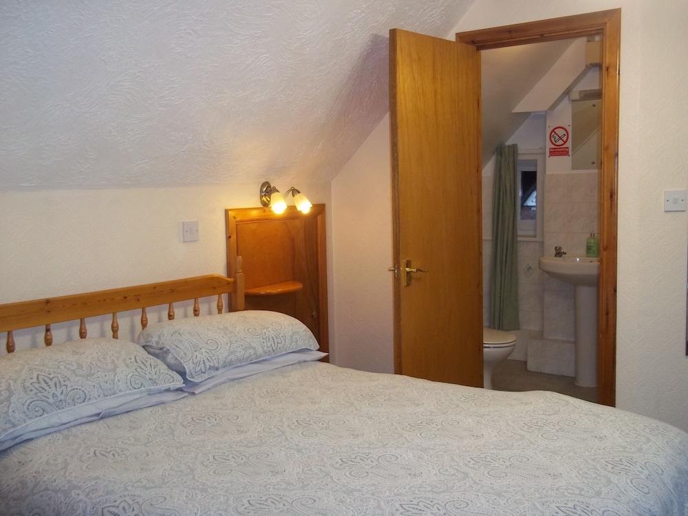 Bleriot's Guest House