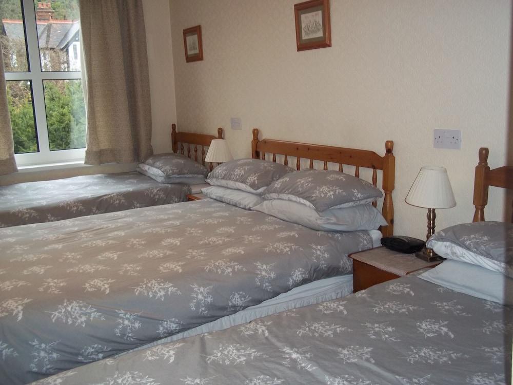 Bleriot's Guest House