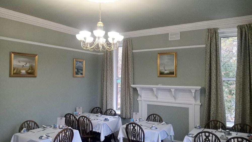 Bleriot's Guest House