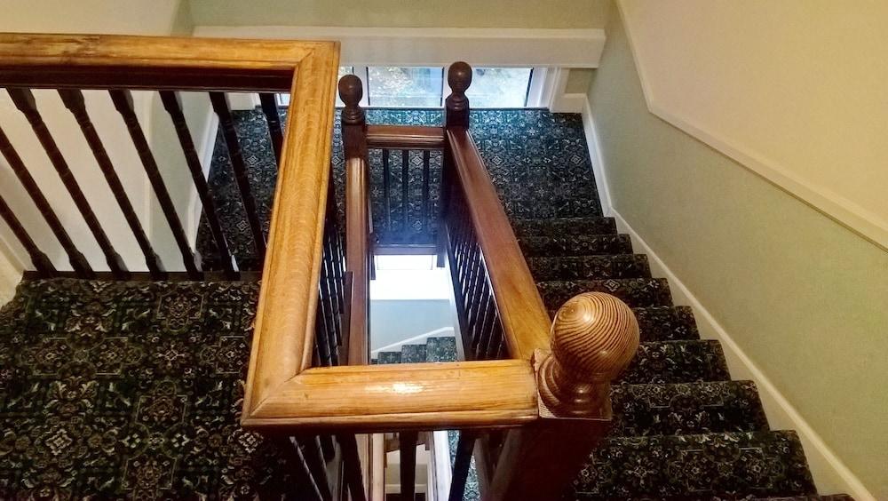Bleriot's Guest House