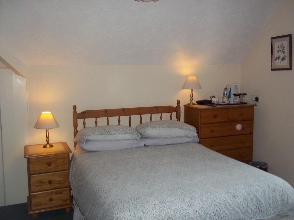 Bleriot's Guest House