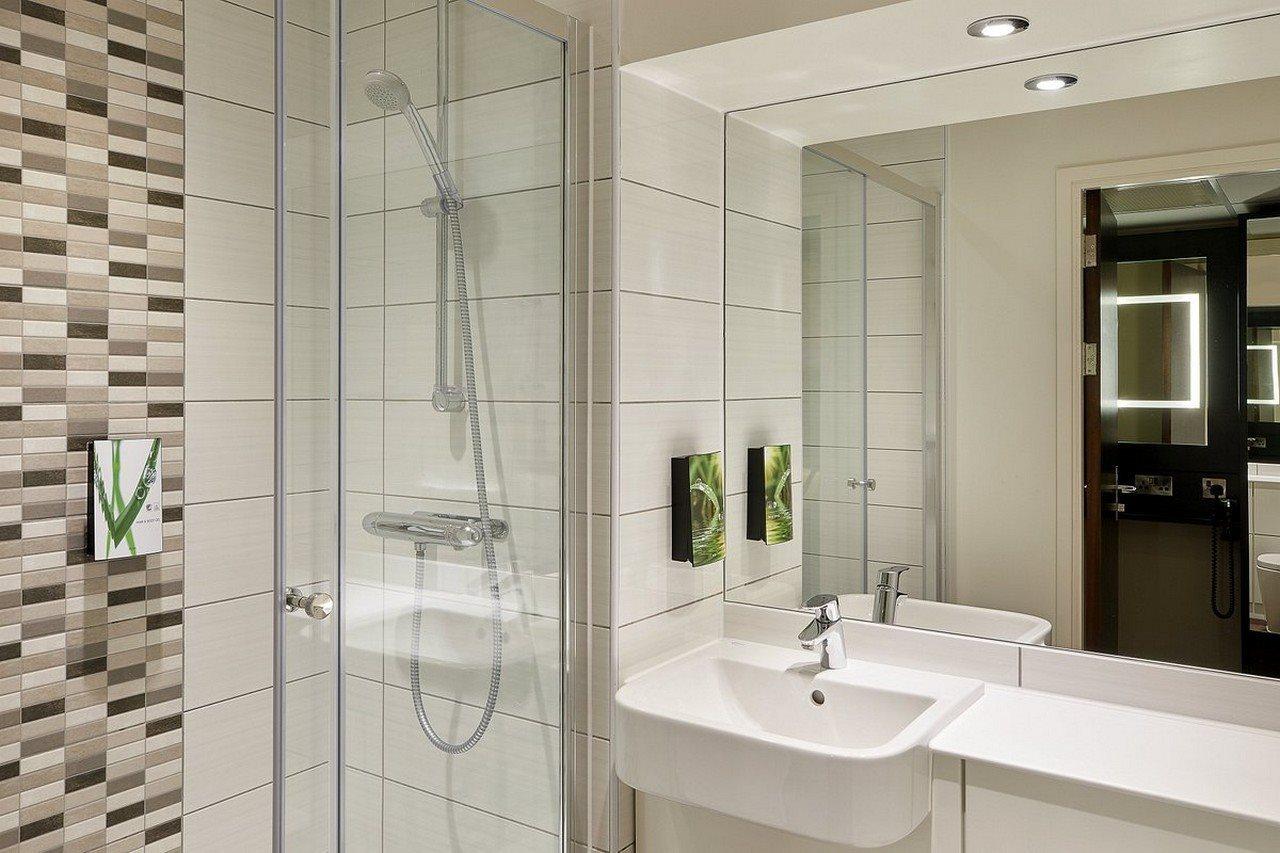 Premier Inn Leeds City Centre Whitehall Road Hotel