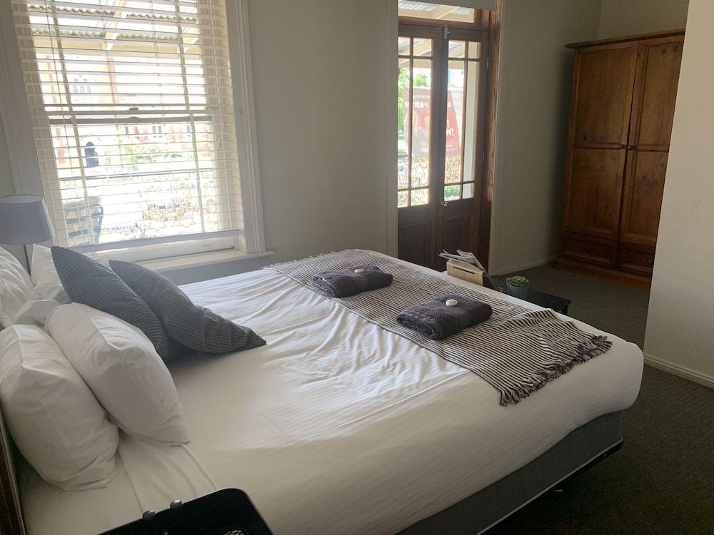 Woolpack Hotel