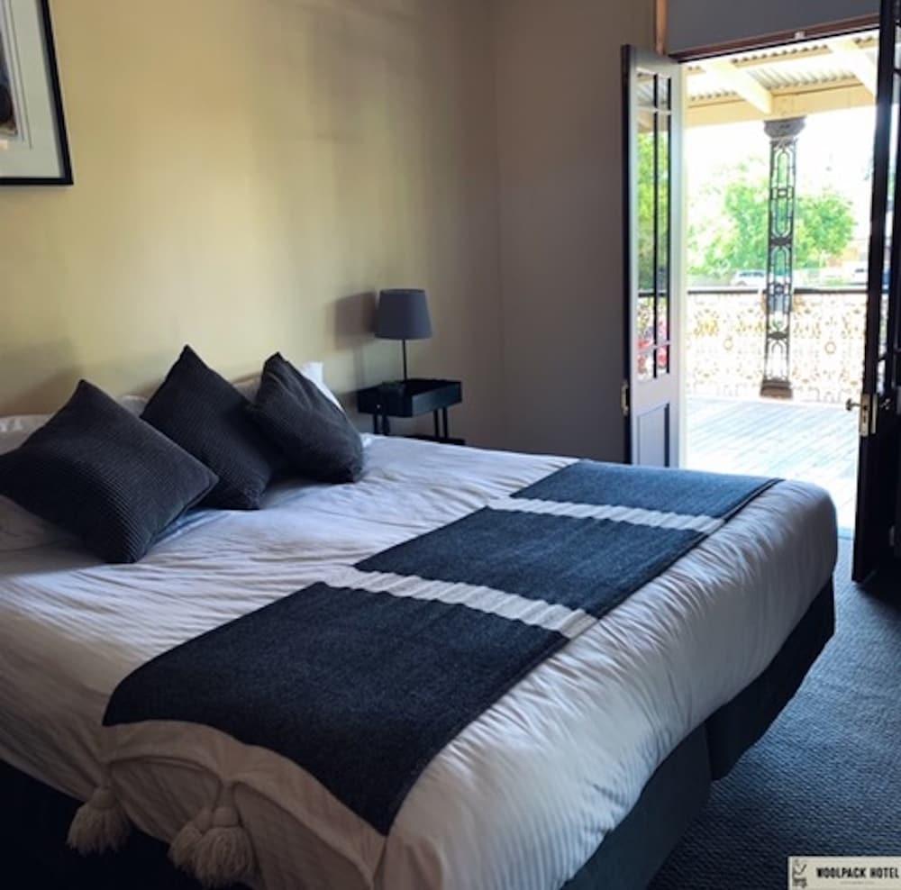 Woolpack Hotel