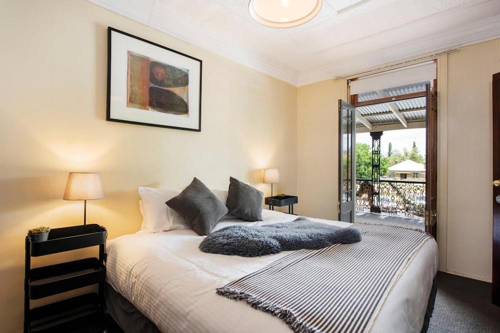 Woolpack Hotel