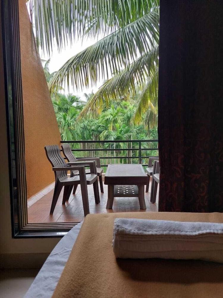 Royal Paradise Hotel