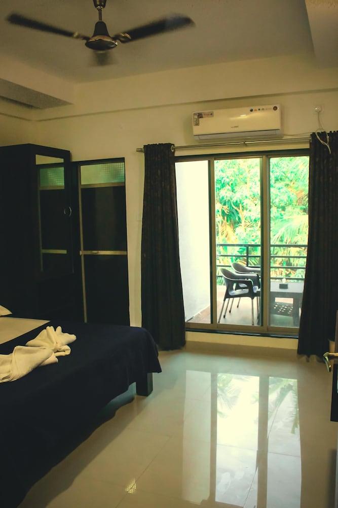 Royal Paradise Hotel