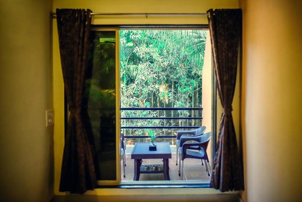 Royal Paradise Hotel