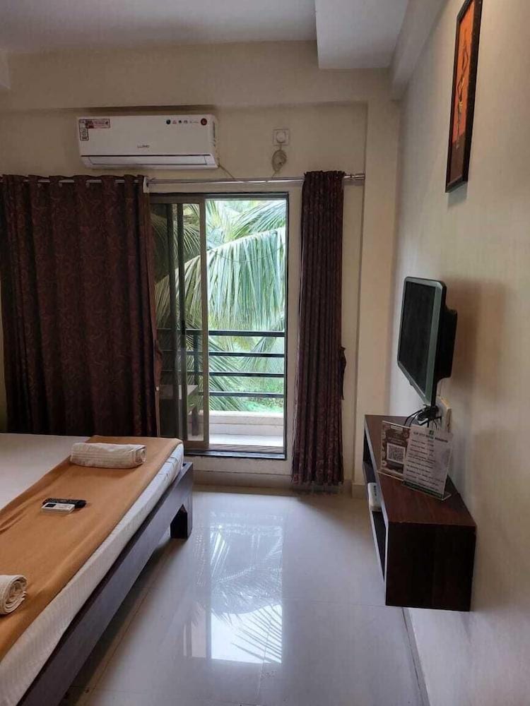 Royal Paradise Hotel