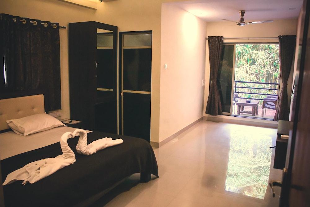 Royal Paradise Hotel