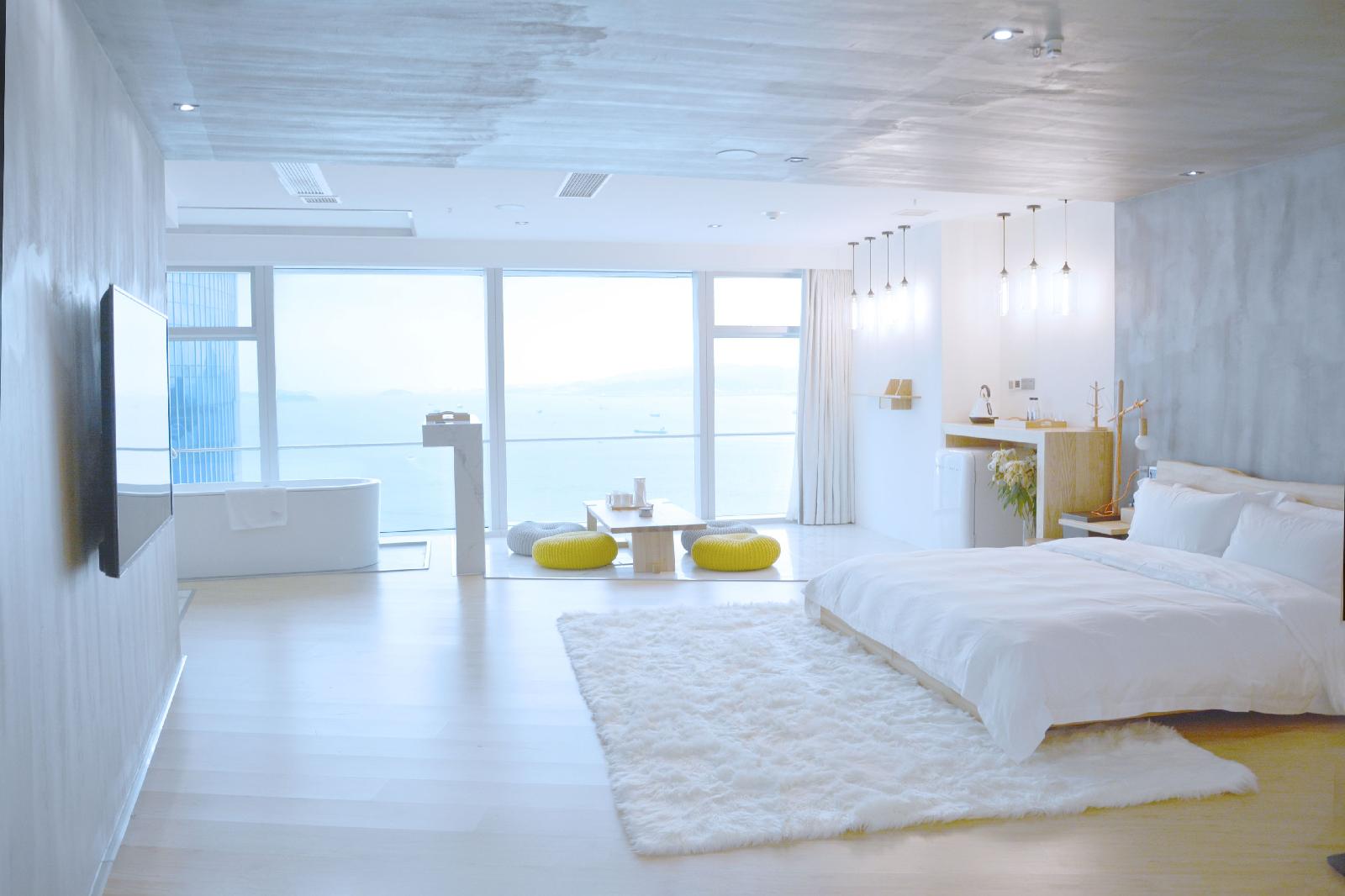 Twin Tower Anthony Seaview Apart-Hotel