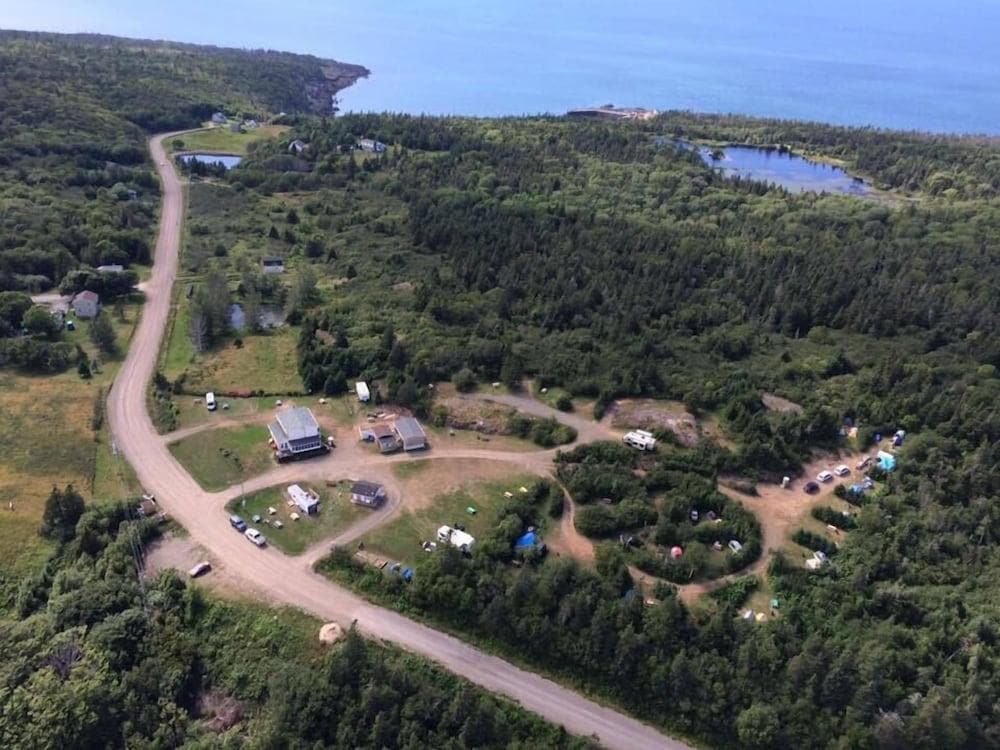 Whale Cove Inn