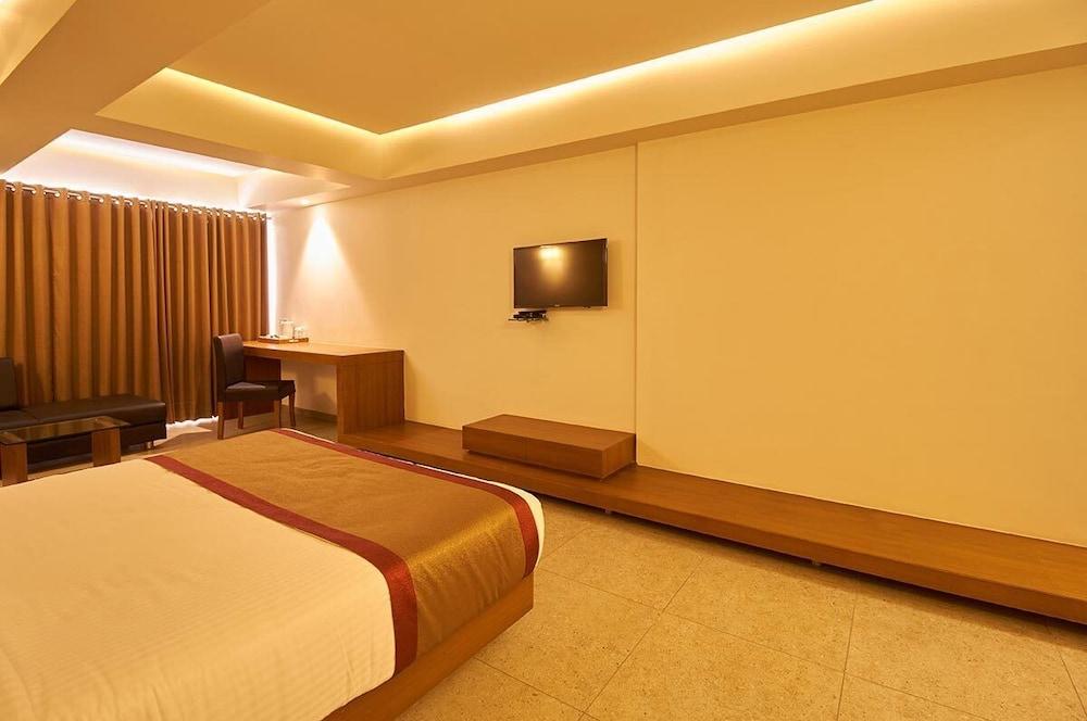 7wonders Hotel Gandhinagar