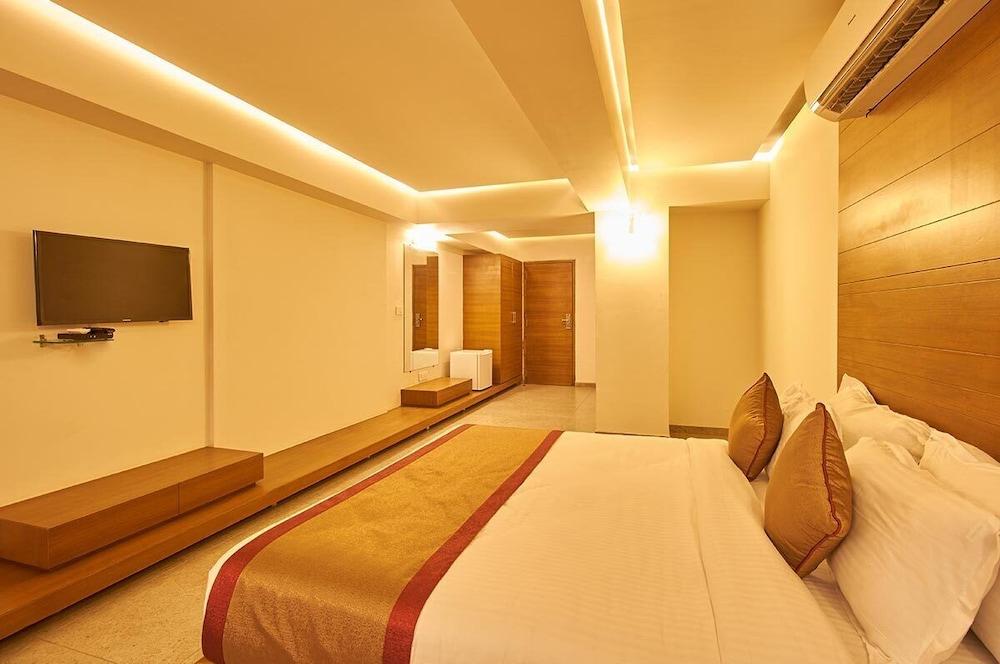 7wonders Hotel Gandhinagar