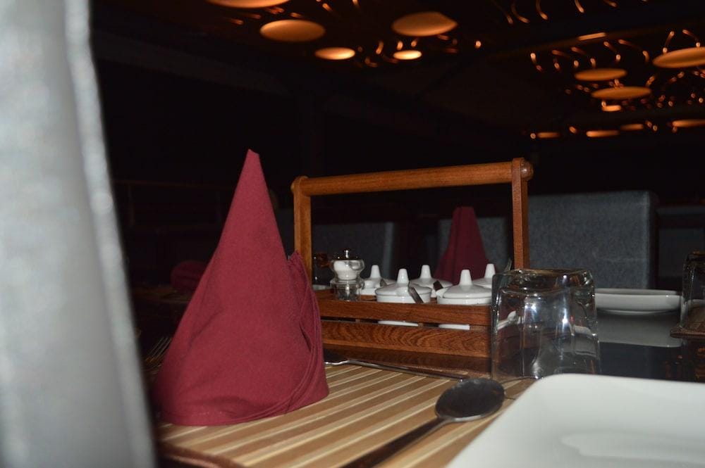 7wonders Hotel Gandhinagar