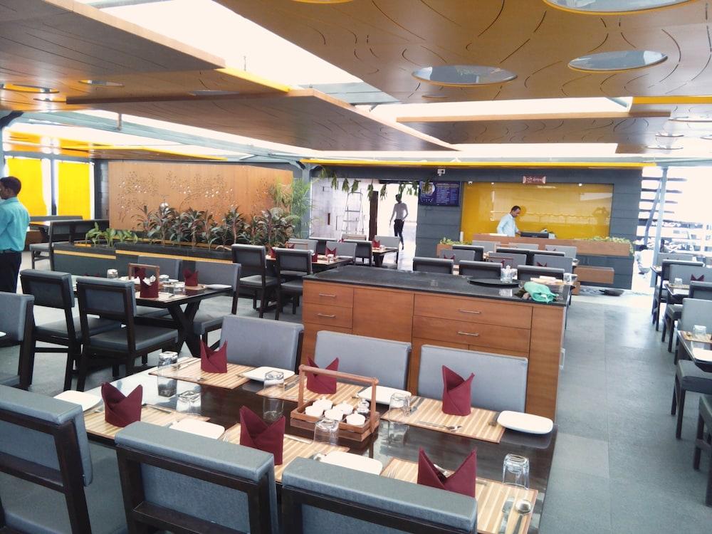 7wonders Hotel Gandhinagar