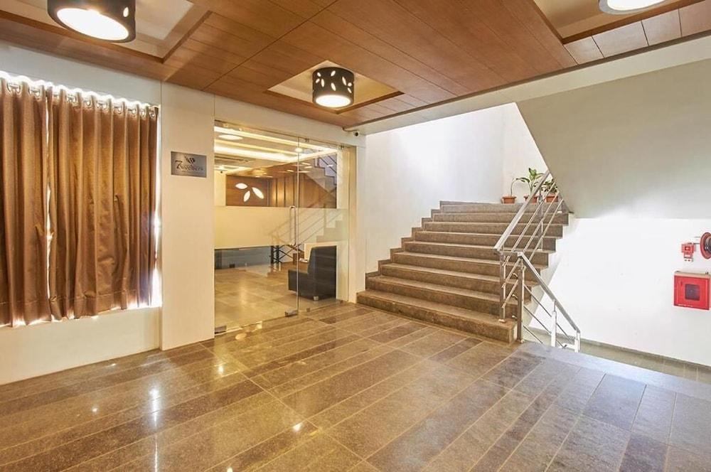 7wonders Hotel Gandhinagar