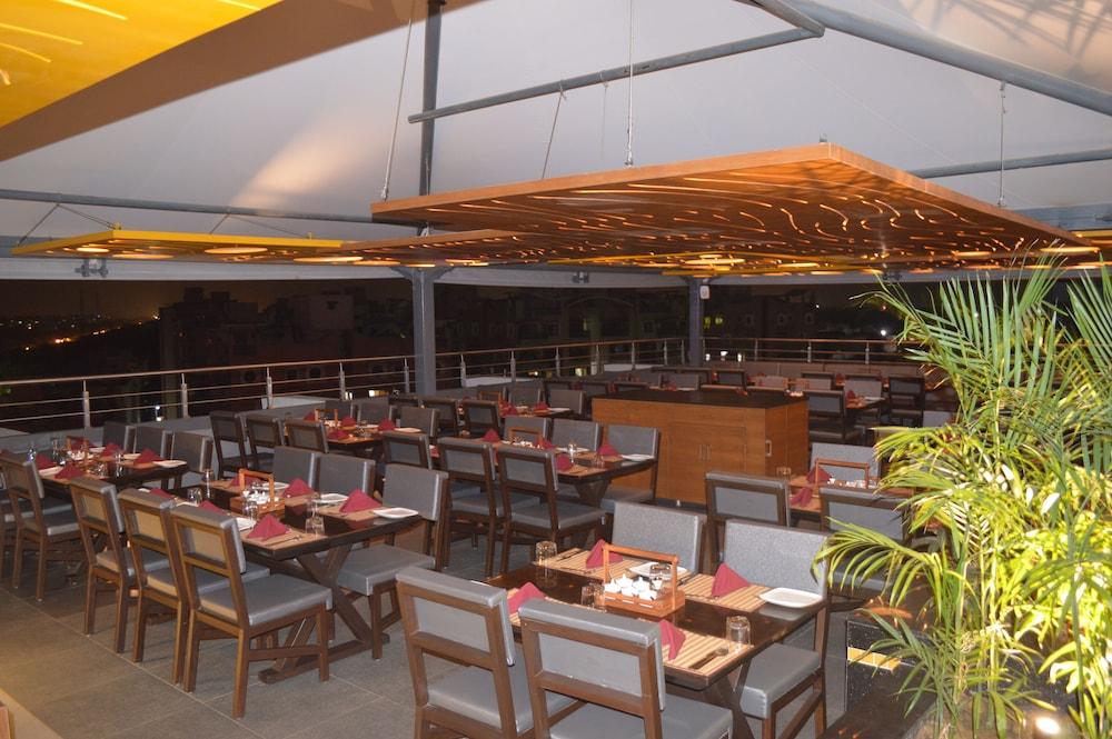 7wonders Hotel Gandhinagar