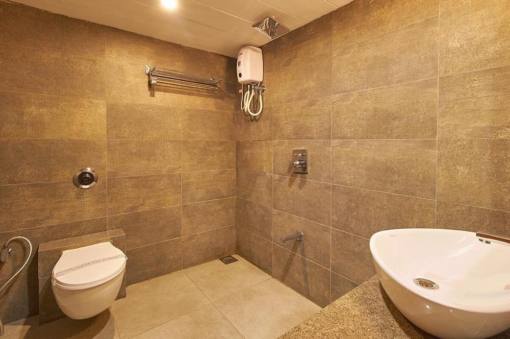 7wonders Hotel Gandhinagar
