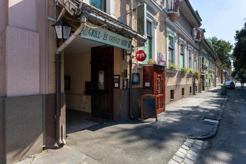 Illés Hotel