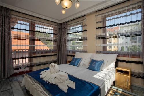 Illés Hotel