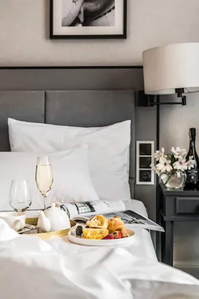 Hotel SixtySix