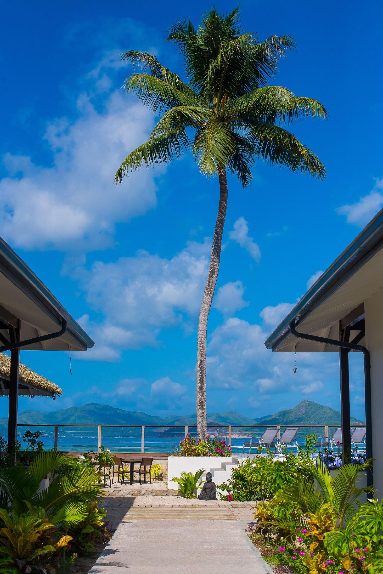 Le Nautique Luxury Waterfront Hotel
