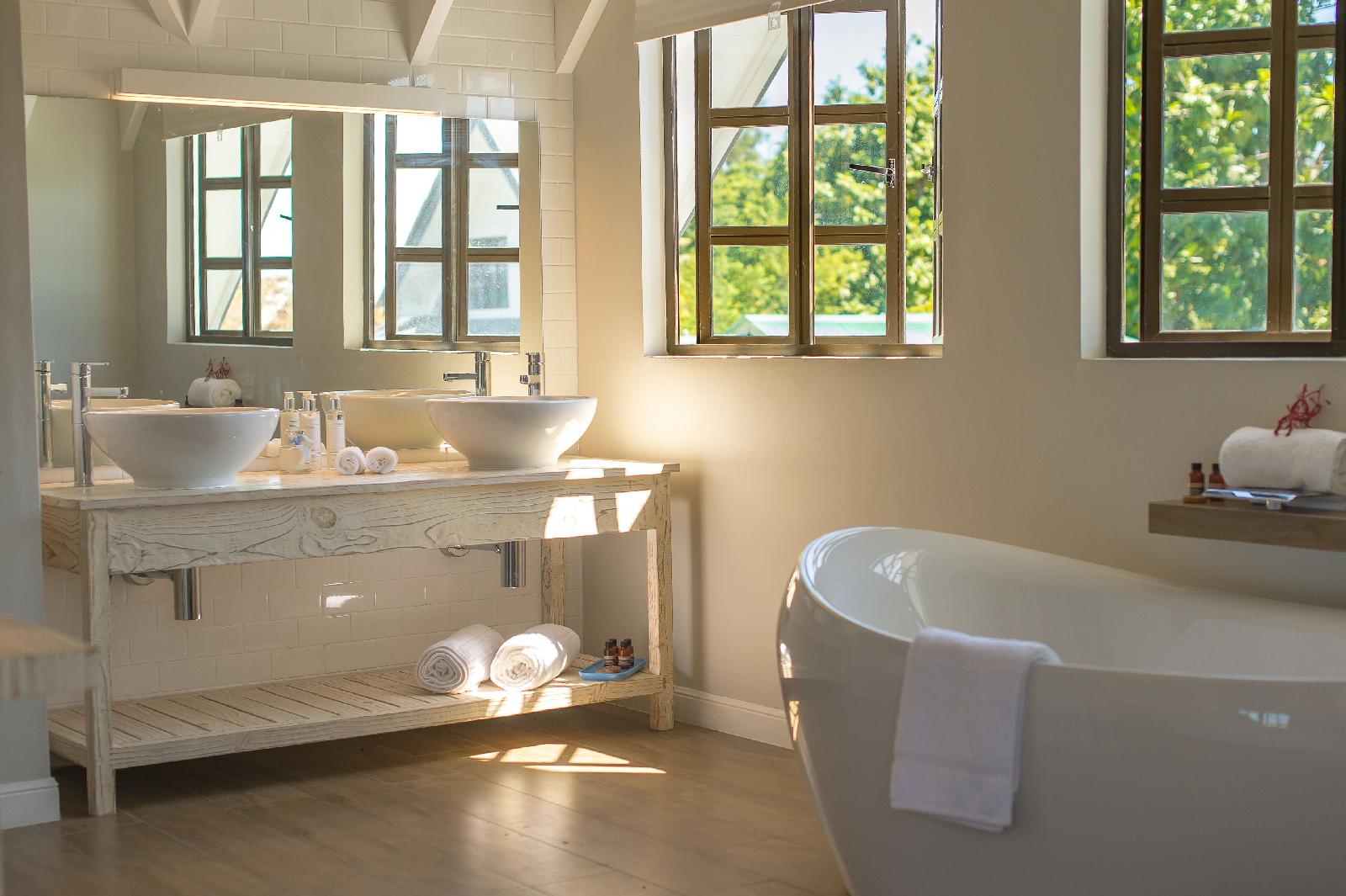 Le Nautique Luxury Waterfront Hotel