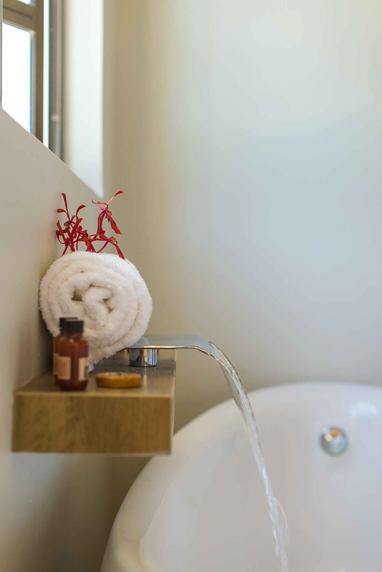 Le Nautique Luxury Waterfront Hotel