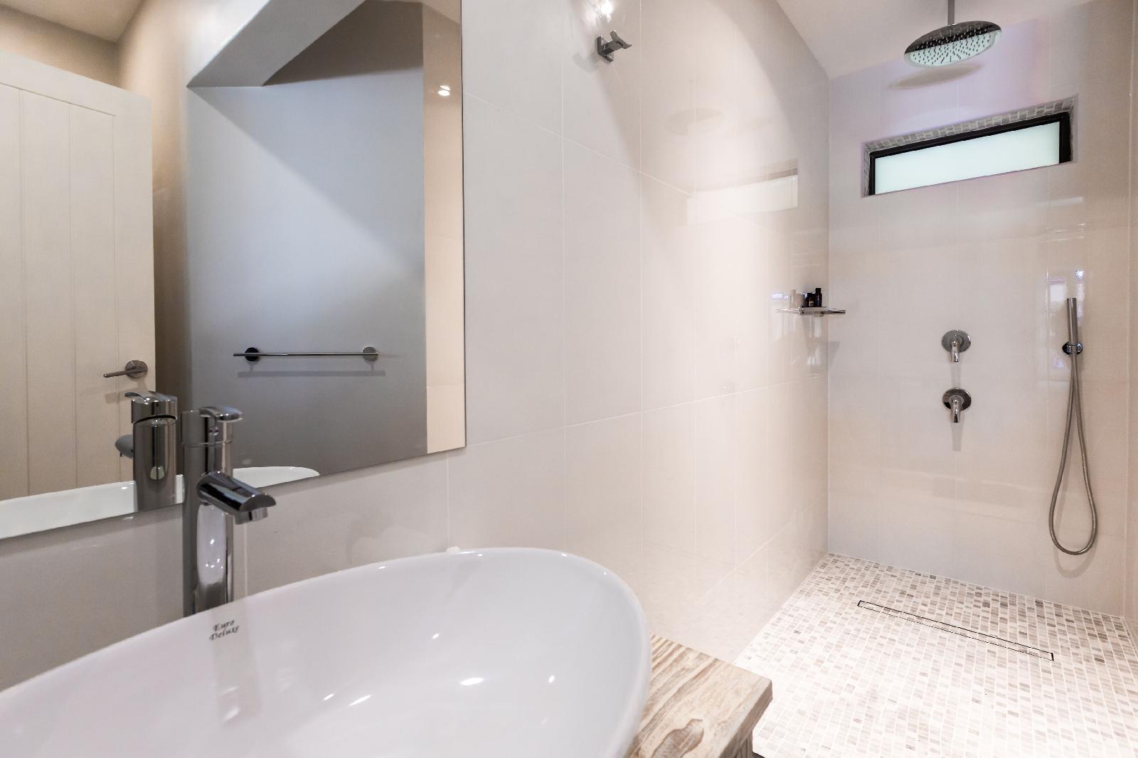 Le Nautique Luxury Waterfront Hotel
