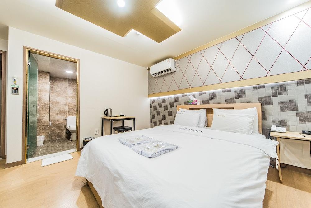 Noble Hotel