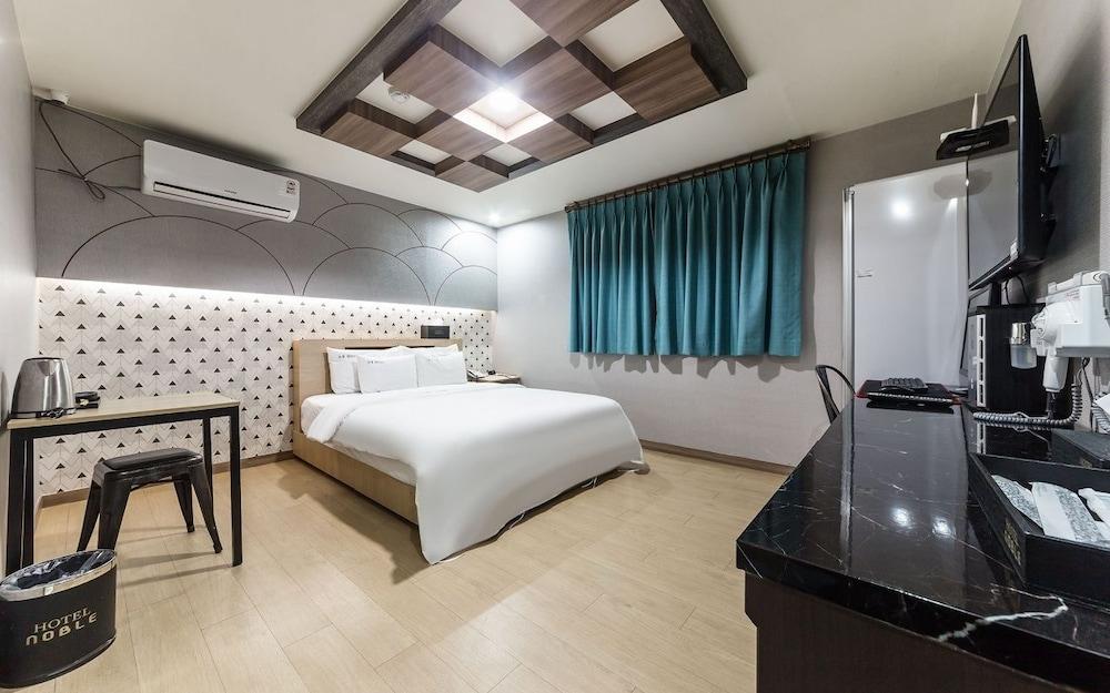 Noble Hotel