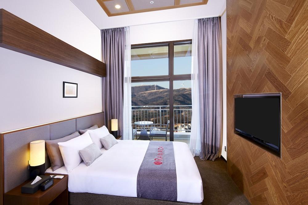 Ramada Hotel & Suites by Wyndham Gangwon Pyeongchang