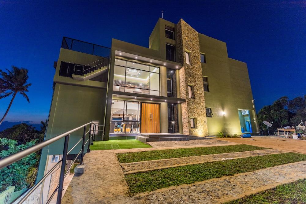 Agnus Luxury Villa