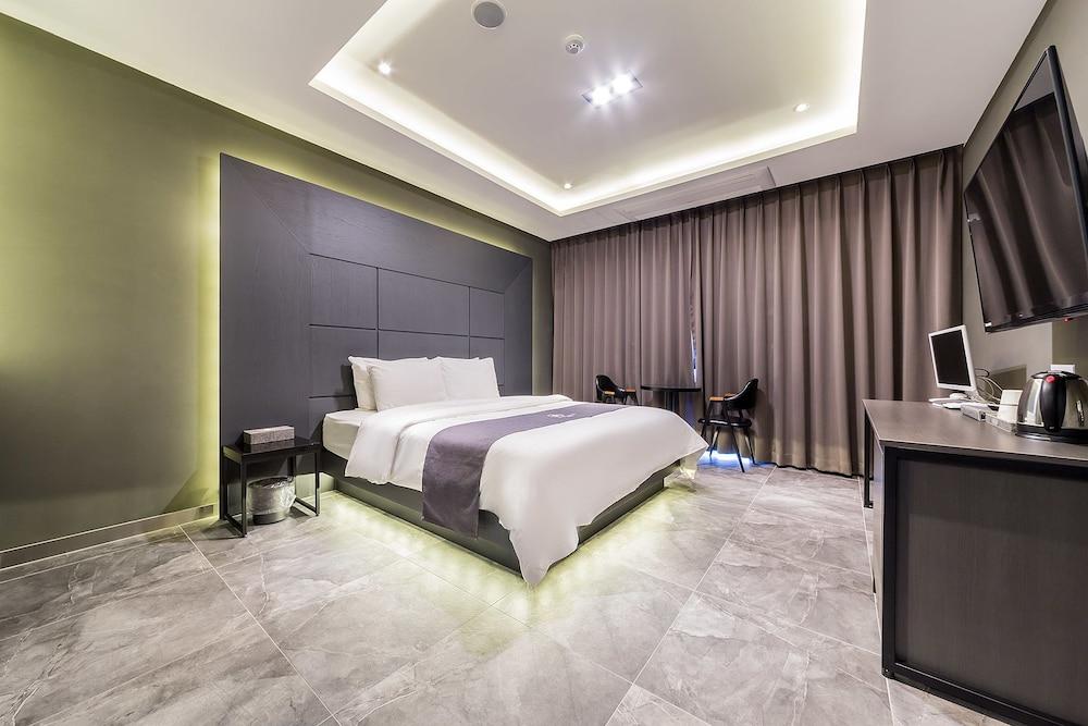 Rosabell Hotel