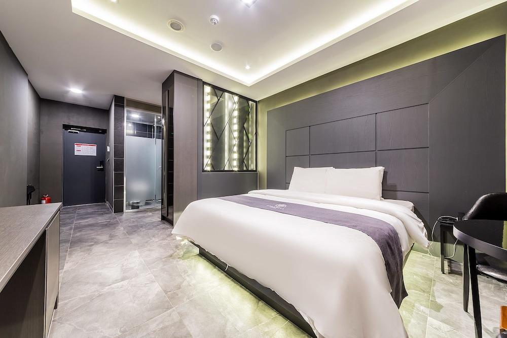 Rosabell Hotel
