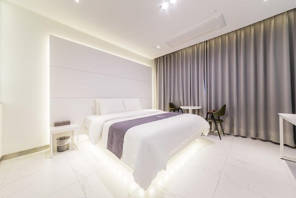 Rosabell Hotel