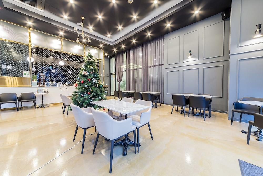 Rosabell Hotel