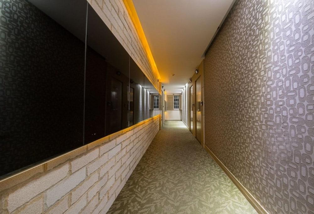 Main Motel