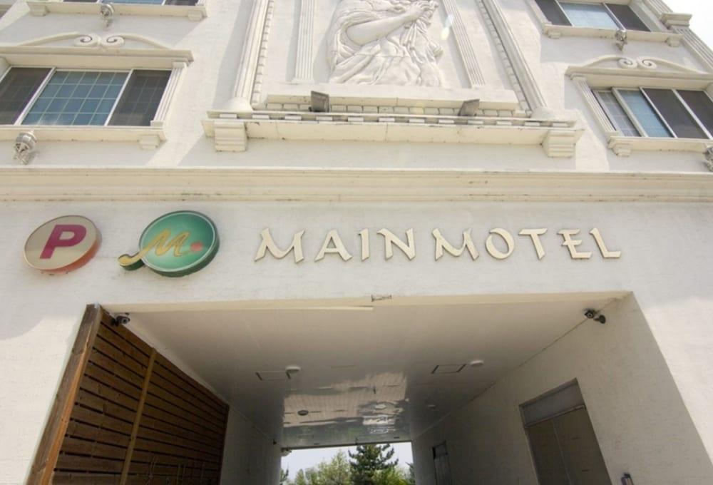 Main Motel