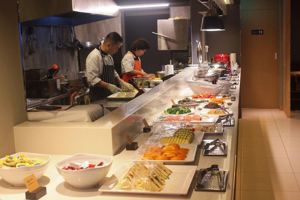 Gangneung Tourist Hotel