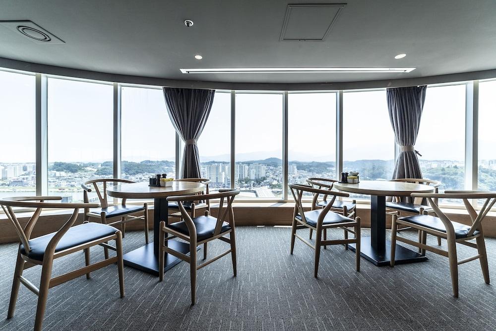 Gangneung Tourist Hotel